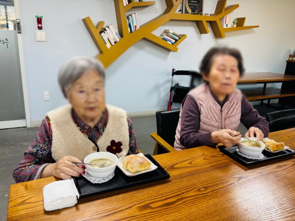 e8ed6ce2b2ec7f1593e9b3b08a86c763_1764402